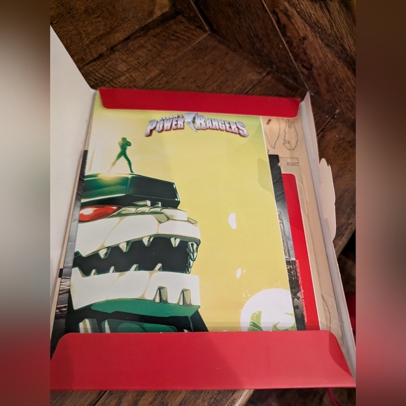 IncrediBuilds: Power Rangers: Dragonzord 3D Wood Model and Poster - Picture 4 of 12